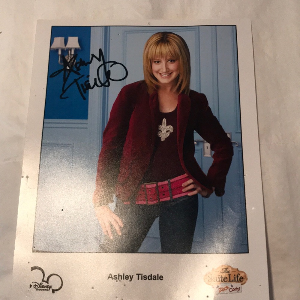 Ashley Tisdale Autograph